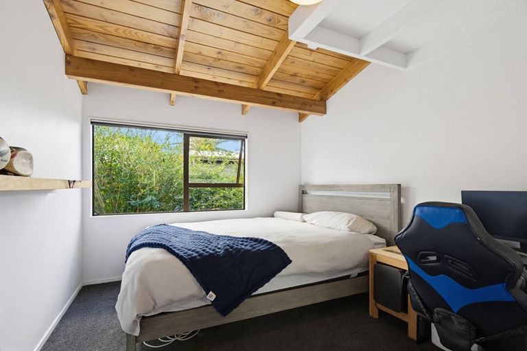 Photo of property in 57 John Dee Crescent, Red Beach, 0932