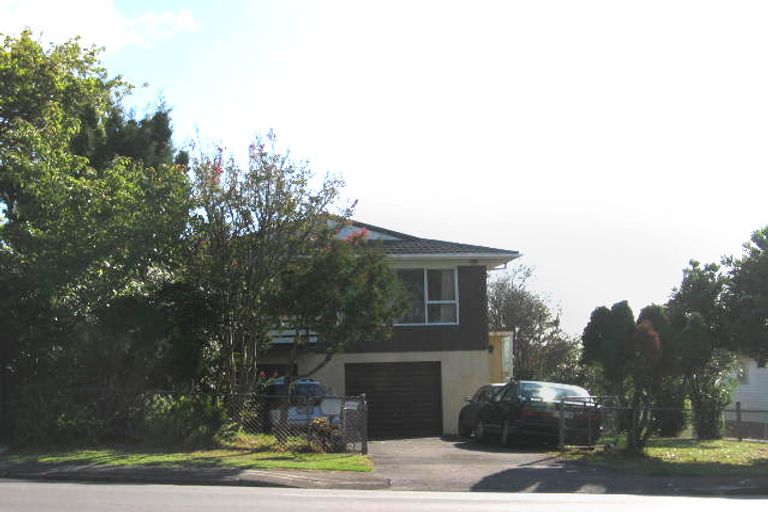 Photo of property in 4206 Great North Road, Glendene, Auckland, 0602