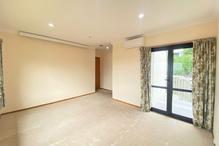 Photo of property in 12 Bragato Place, Chatswood, Auckland, 0626