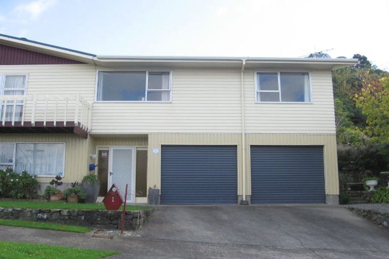 Photo of property in 1 Stanhope Grove, Korokoro, Lower Hutt, 5012