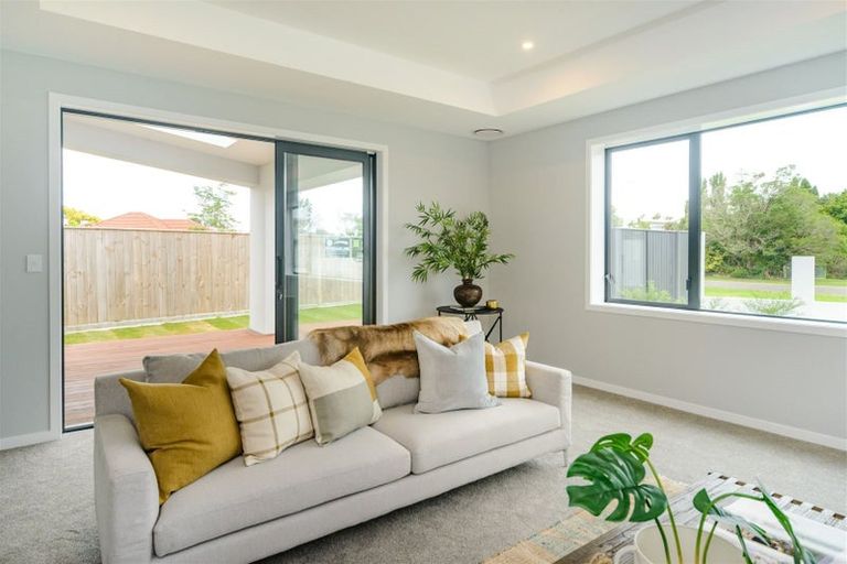 Photo of property in 92 Jickell Street, Hokowhitu, Palmerston North, 4410