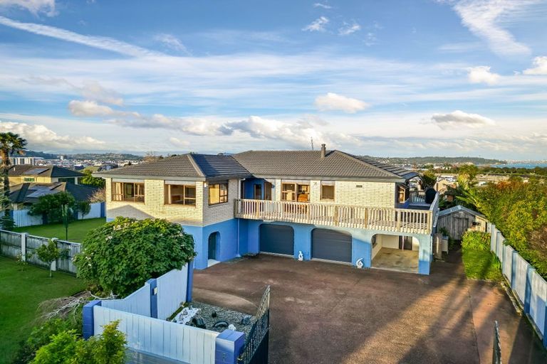 Photo of property in 8 Limeburners Close, Hobsonville, Auckland, 0618