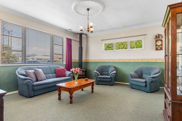 Photo of property in 16 Seddon Street, Levin, 5510
