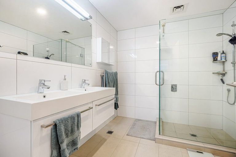 Photo of property in 42 Eaves Bush Parade, Orewa, 0931