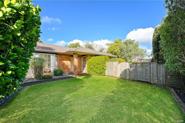 Photo of property in 55 Bob Charles Drive, Golflands, Auckland, 2013