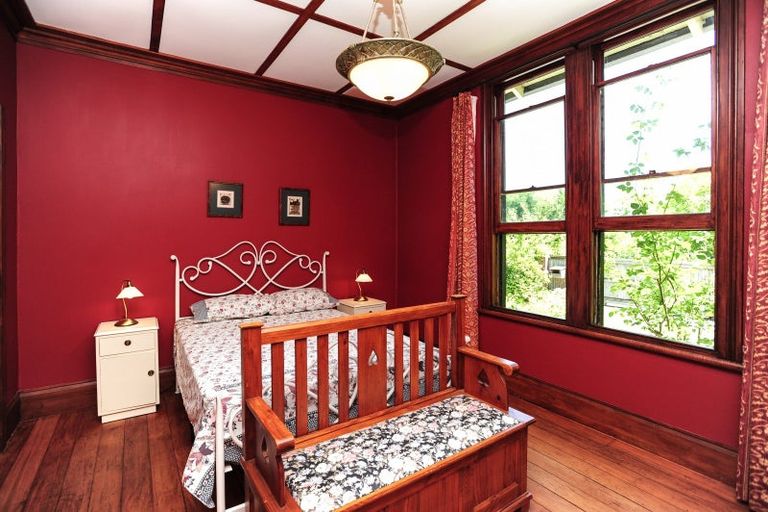 Photo of property in 35 Iona Road, Havelock North, 4130