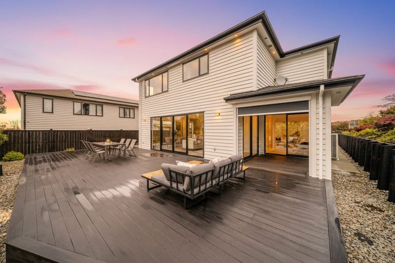 Photo of property in 1 Luff Place, Long Bay, Auckland, 0630