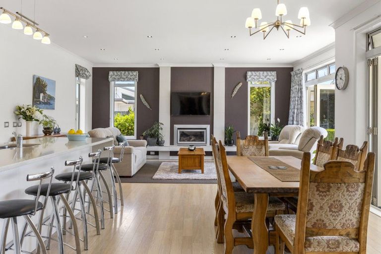 Photo of property in 25 Magnolia Rise, Waipahihi, Taupo, 3330