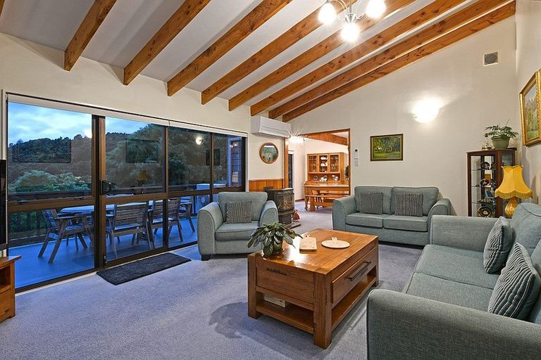 Photo of property in 3 Chichester Drive, Pinehaven, Upper Hutt, 5019