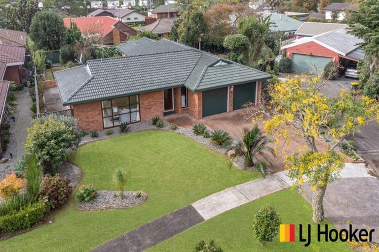 Photo of property in 12 Carlinka Place, Conifer Grove, Takanini, 2112