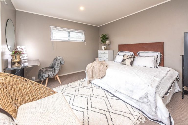 Photo of property in 14 Golf Vue Place, Castlecliff, Whanganui, 4501