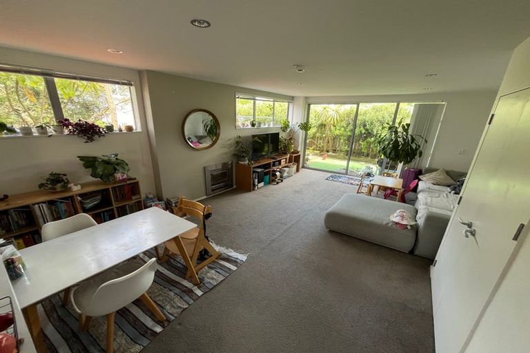 Photo of property in 3/63 Darlington Road, Miramar, Wellington, 6022