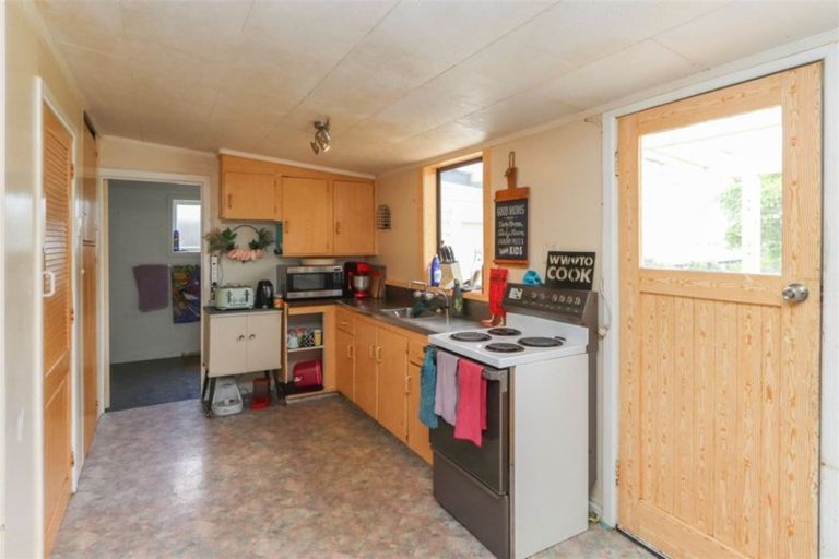 Photo of property in 14 Richmond Street, Inglewood, 4330