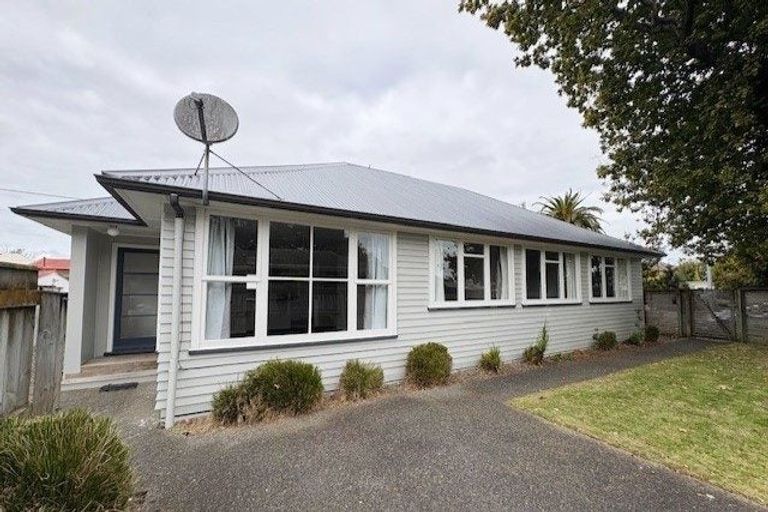 Photo of property in 75 Heretaunga Street, Palmerston North, 4414