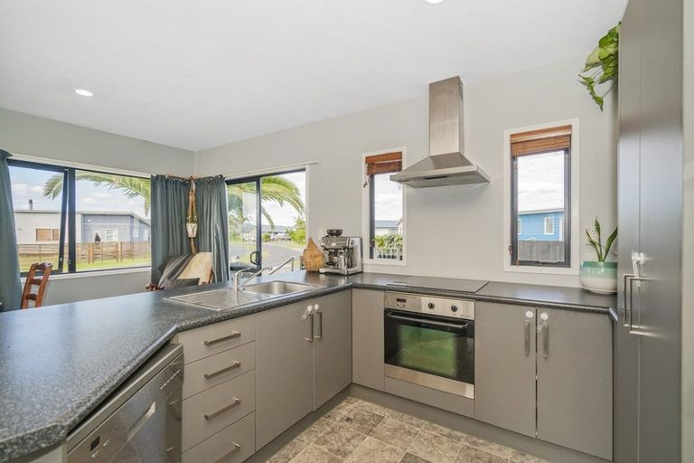 Photo of property in 27 Carina Way, Whitianga, 3510