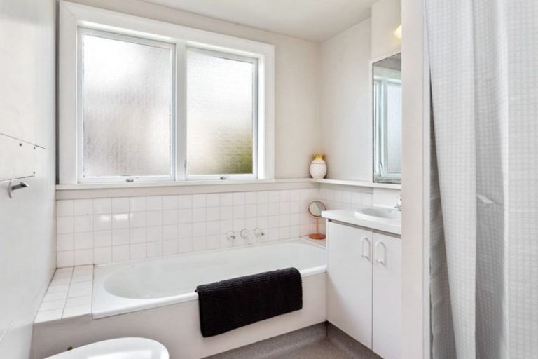 Photo of property in 15 Hewitts Road, Merivale, Christchurch, 8014