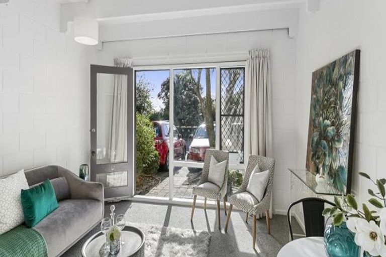 Photo of property in Sherwood Mews, 28b Bidwill Street, Mount Cook, Wellington, 6021