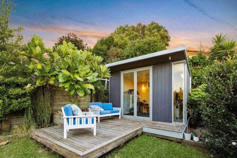 Photo of property in 94 Salamanca Road, Sunnynook, Auckland, 0620
