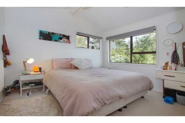 Photo of property in 2/39 Brunton Place, Glenfield, Auckland, 0629