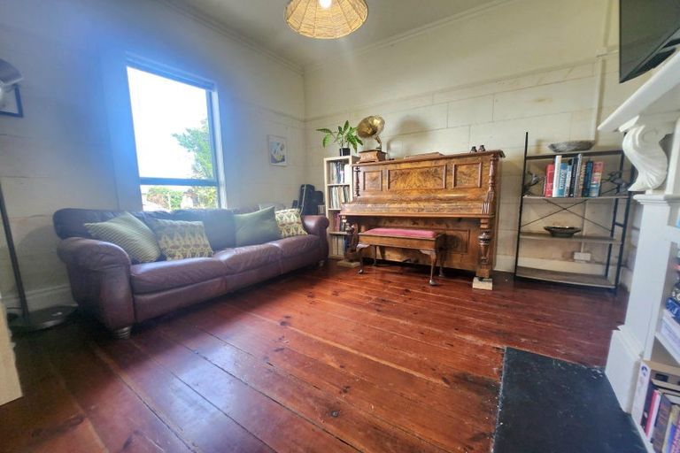 Photo of property in 10a Wharfe Street, South Hill, Oamaru, 9400
