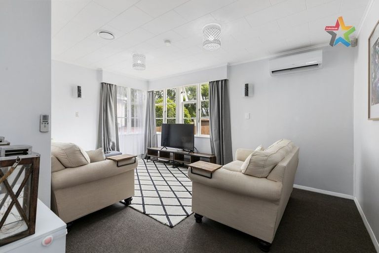 Photo of property in 43 Shearer Crescent, Naenae, Lower Hutt, 5011