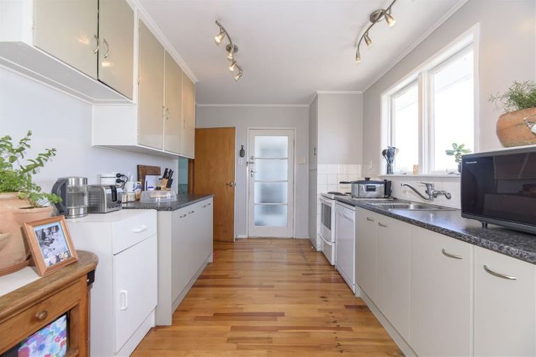 Photo of property in 6 Harmel Road, Glendene, Auckland, 0602