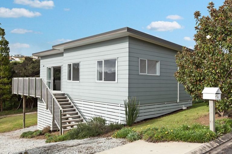Photo of property in 6 Magnolia Drive, Cable Bay, 0420