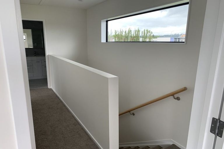Photo of property in 17c Massine Place, Randwick Park, Auckland, 2105