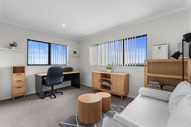 Photo of property in 126 Keri Vista Rise, Papakura, 2110