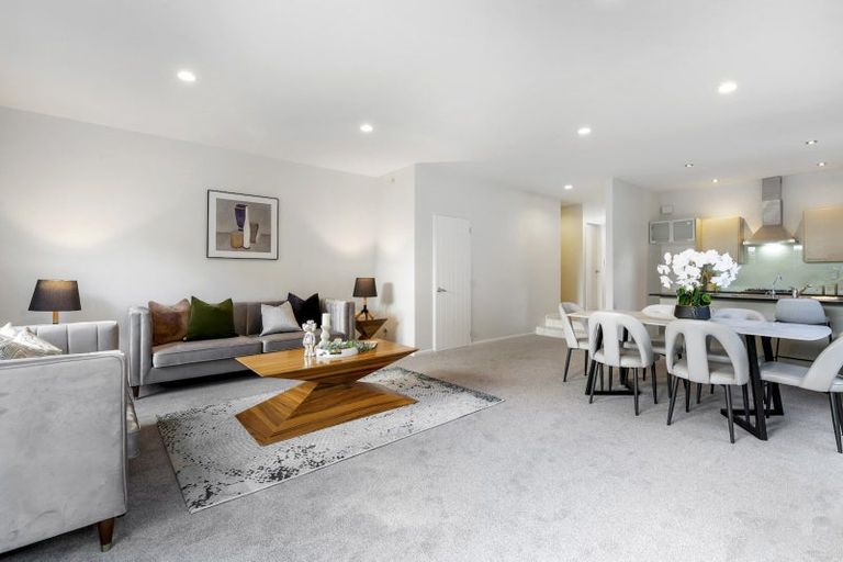 Photo of property in 5/40 Scarlet Oak Drive, Schnapper Rock, Auckland, 0632