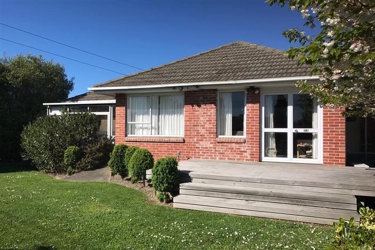 Photo of property in 22 Dinton Street, Russley, Christchurch, 8042