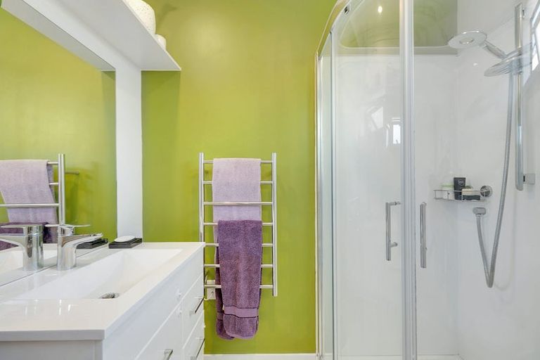 Photo of property in 7 Ara Patukawenga, Tawa, Wellington, 5028