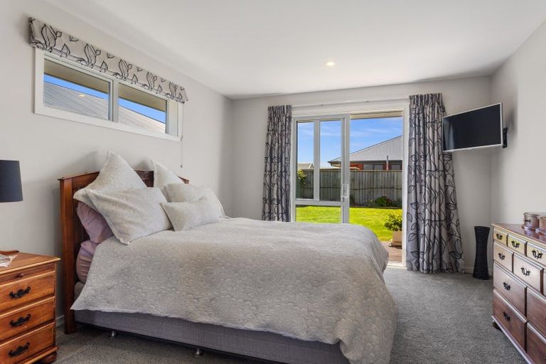 Photo of property in 1 Sequoia Way, Rangiora, 7400