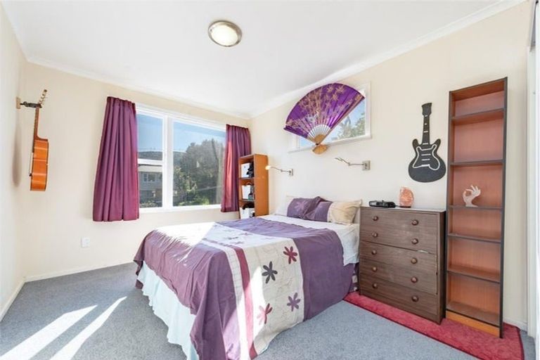 Photo of property in 14 Manor Drive, Stokes Valley, Lower Hutt, 5019