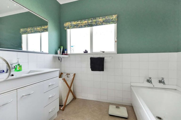 Photo of property in 72 Pegasus Drive, Sunnybrook, Rotorua, 3015