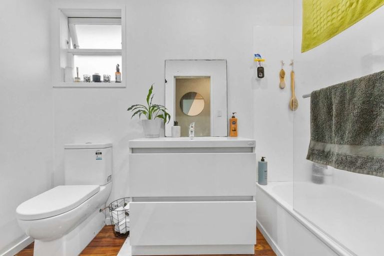 Photo of property in 294 Clayton Road, Pukehangi, Rotorua, 3015