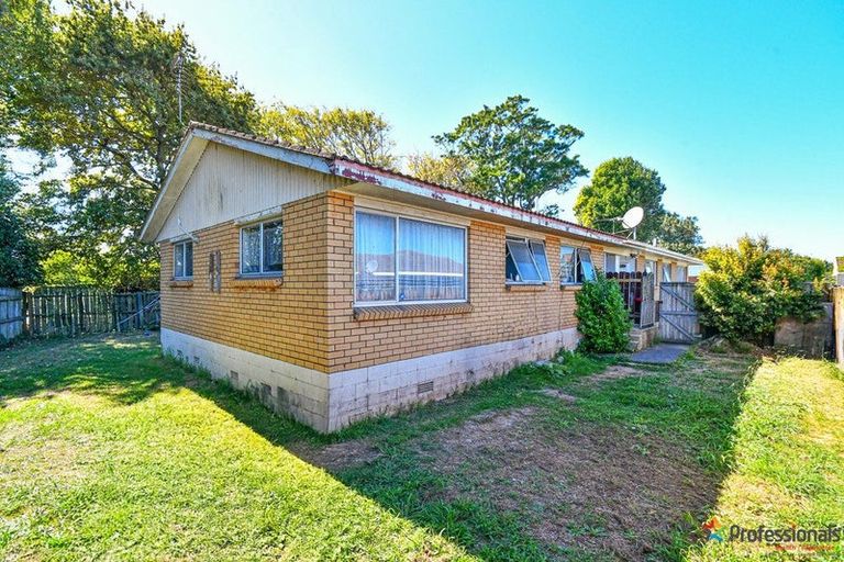 Photo of property in 2/95 Motatau Road, Papatoetoe, Auckland, 2025