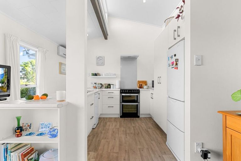 Photo of property in 2 Montaine Place, Maungaturoto, 0520