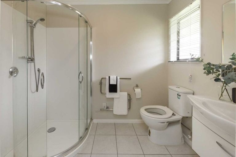 Photo of property in 20 Colonial Place, Kelvin Grove, Palmerston North, 4414