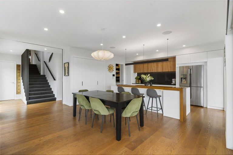 Photo of property in 32 Tindalls Bay Road, Tindalls Beach, Whangaparaoa, 0930