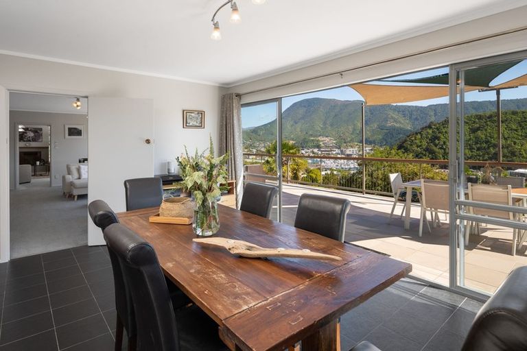 Photo of property in 25 Suffolk Street, Picton, 7220