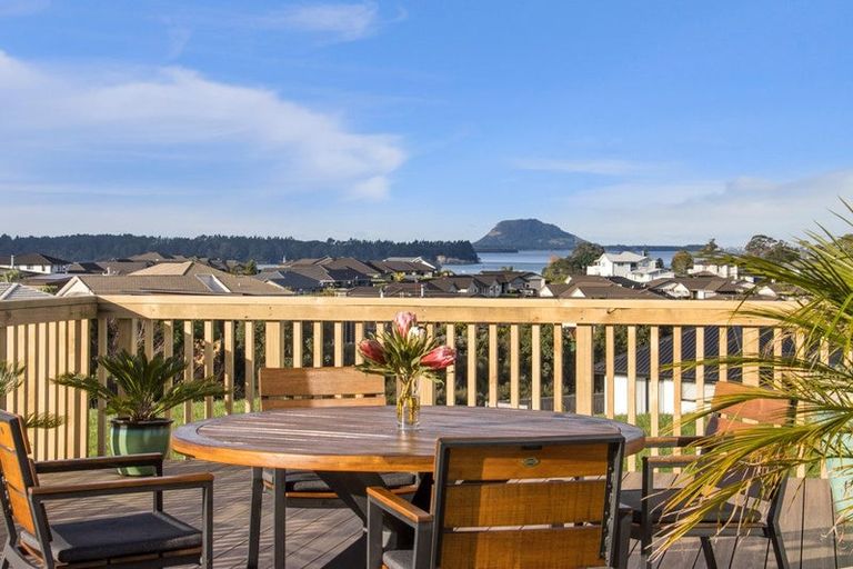 Photo of property in 37 Ridge Drive, Omokoroa, 3114