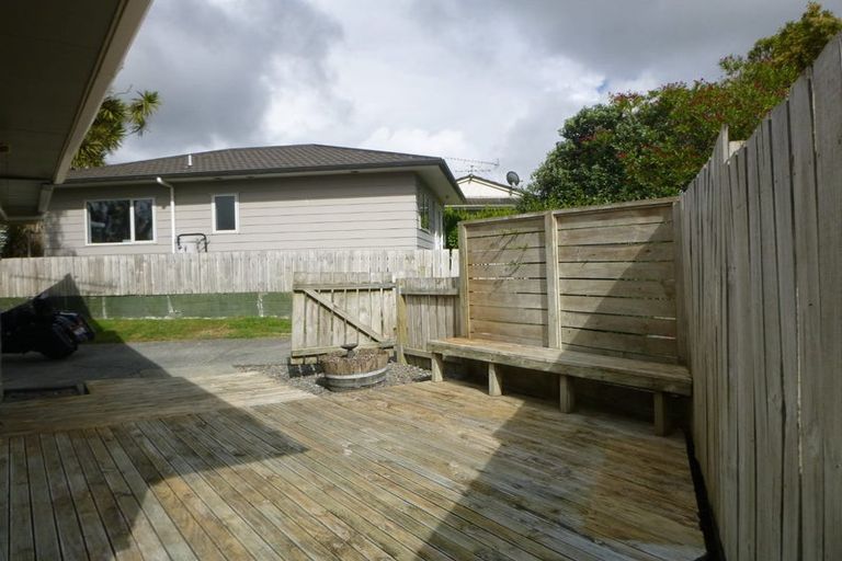 Photo of property in 66 Reynella Drive, Massey, Auckland, 0614