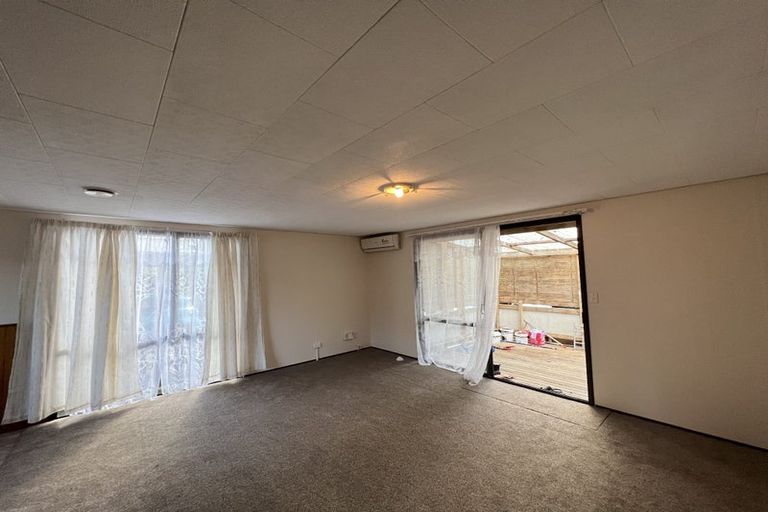 Photo of property in 2/26a Woodglen Road, Glen Eden, Auckland, 0602