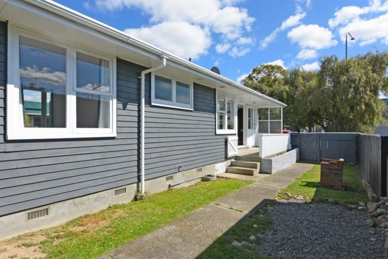 Photo of property in 1/400 Fergusson Drive, Heretaunga, Upper Hutt, 5018