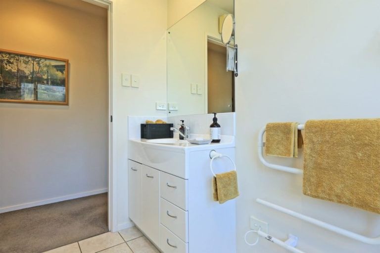 Photo of property in 6 Saint Hill Lane, Havelock North, 4130