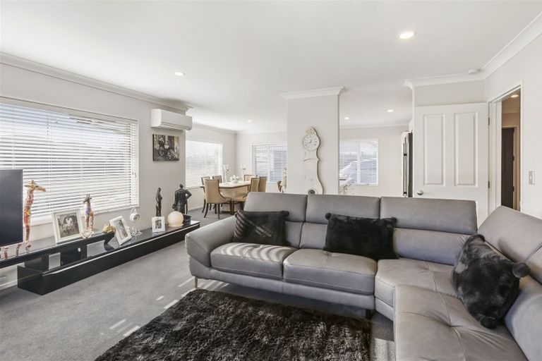 Photo of property in 5 Amoka Crescent, Parklands, Christchurch, 8083