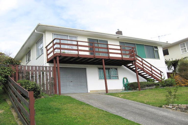 Photo of property in 6 Trelawney Road, Wainuiomata, Lower Hutt, 5014