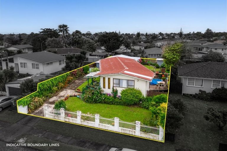 Photo of property in 4 Burlington Place, Manurewa, Auckland, 2102