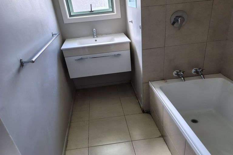 Photo of property in 2 Puweto Street, Selwyn Heights, Rotorua, 3015